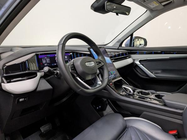Geely Atlas II с пробегом 2024 года, цена 2 990 000 рублей, 36808 км, внедорожник, Автокод Объявления