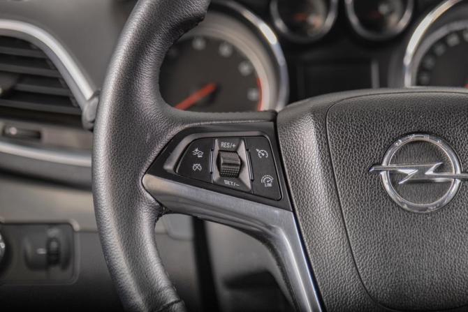Opel Mokka I с пробегом 2014 года, цена 1 249 000 рублей, 176500 км, внедорожник, Автокод Объявления