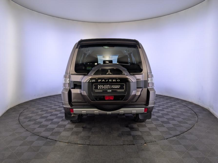 Mitsubishi Pajero IV Рестайлинг 2 Москва  - изображение 2