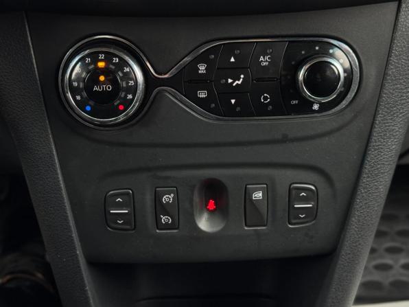 Renault Logan II с пробегом 2016 года, цена 645 000 рублей, 175621 км, седан, Автокод Объявления