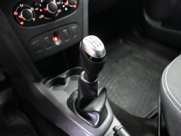 Renault Logan II Рестайлинг с пробегом 2022 года, цена 1 282 000 рублей, 74054 км, седан, Автокод Объявления