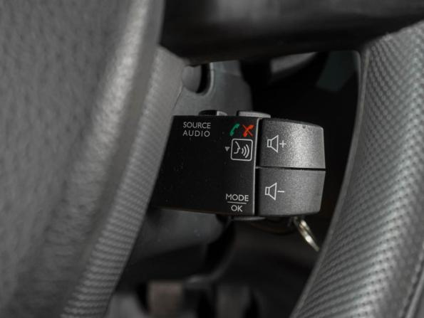 Renault Sandero II с пробегом 2017 года, цена 1 039 000 рублей, 79381 км, хэтчбек, Автокод Объявления