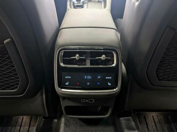 Geely Monjaro I Рестайлинг 2 с пробегом 2026 года, цена 4 399 500 рублей, 10 км, внедорожник, Автокод Объявления