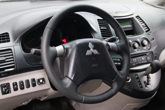 Mitsubishi Grandis I с пробегом 2006 года, цена 795 950 рублей, 211404 км, минивэн, Автокод Объявления