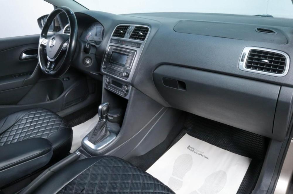 Volkswagen Polo V Рестайлинг Челябинск  - изображение 8