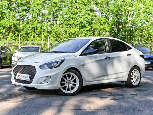 Hyundai Solaris I с пробегом 2013 года, цена 735 000 рублей, 122713 км, седан, Автокод Объявления