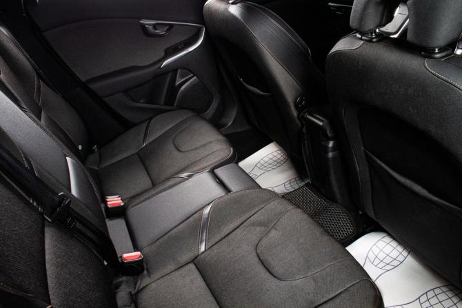 Volvo V40 II с пробегом 2014 года, цена 1 389 000 рублей, 105000 км, хэтчбек, Автокод Объявления