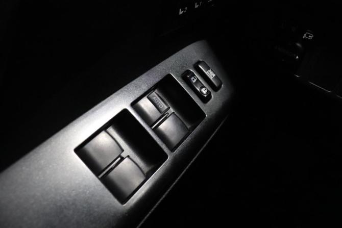 Toyota RAV4 IV (XA40) Рестайлинг с пробегом 2018 года, цена 2 505 000 рублей, 109872 км, внедорожник, Автокод Объявления