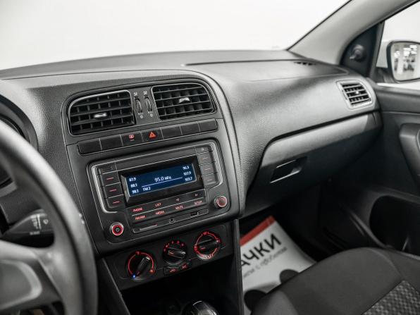 Volkswagen Polo V Рестайлинг с пробегом 2019 года, цена 975 000 рублей, 157720 км, седан, Автокод Объявления
