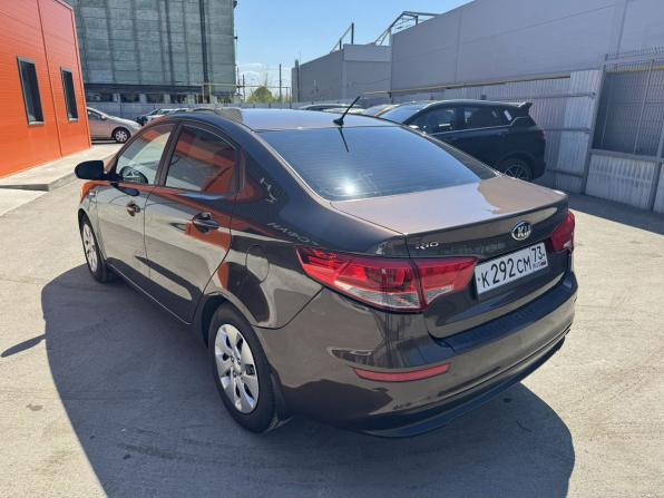 Kia Rio III Рестайлинг с пробегом 2016 года, цена 990 000 рублей, 105000 км, седан, Автокод Объявления
