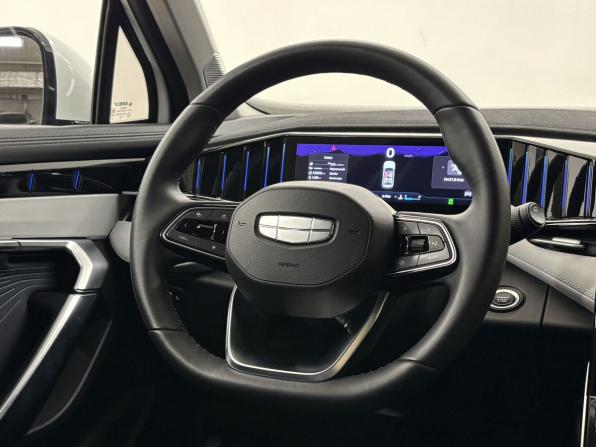 Geely Atlas II с пробегом 2024 года, цена 3 159 000 рублей, 18305 км, внедорожник, Автокод Объявления