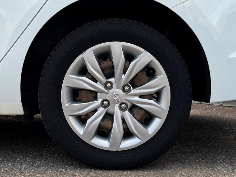 Hyundai Solaris II Санкт-Петербург  - изображение 25