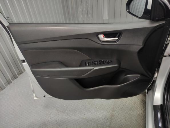 Hyundai Solaris II с пробегом 2018 года, цена 1 230 000 рублей, 120125 км, седан, Автокод Объявления