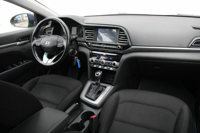 Hyundai Elantra VI (AD) Рестайлинг с пробегом 2019 года, цена 1 625 000 рублей, 112000 км, седан, Автокод Объявления