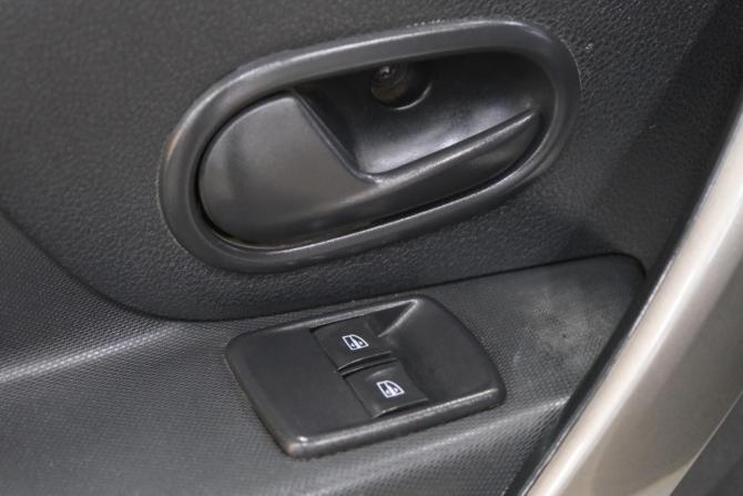 Renault Logan II Рестайлинг с пробегом 2020 года, цена 699 000 рублей, 132000 км, седан, Автокод Объявления