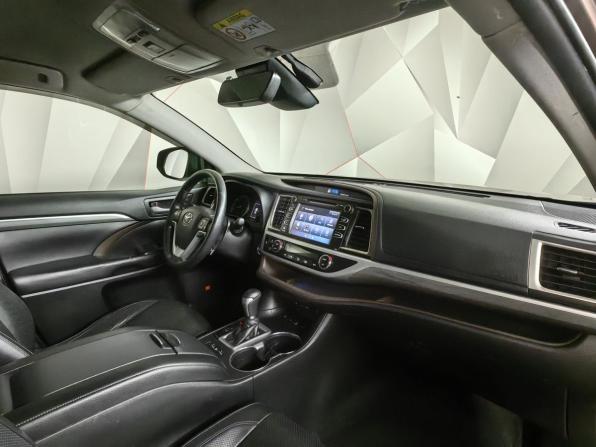 Toyota Highlander III (XU50) Рестайлинг с пробегом 2018 года, цена 2 789 000 рублей, 267344 км, внедорожник, Автокод Объявления