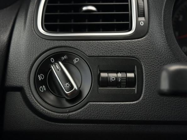 Volkswagen Polo V с пробегом 2013 года, цена 650 000 рублей, 292456 км, седан, Автокод Объявления