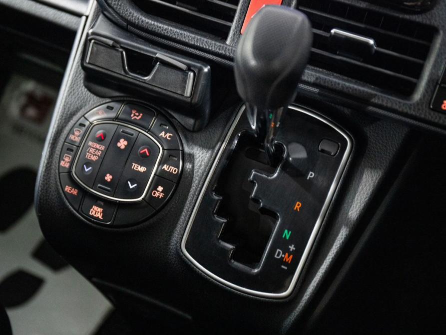 Toyota Voxy III (R80) Иркутск  - изображение 15