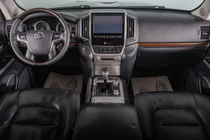 Toyota Land Cruiser 200 Series Рестайлинг 2 с пробегом 2018 года, цена 6 699 000 рублей, 155000 км, внедорожник, Автокод Объявления