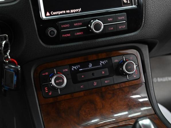 Volkswagen Touareg II с пробегом 2012 года, цена 1 849 000 рублей, 142000 км, внедорожник, Автокод Объявления