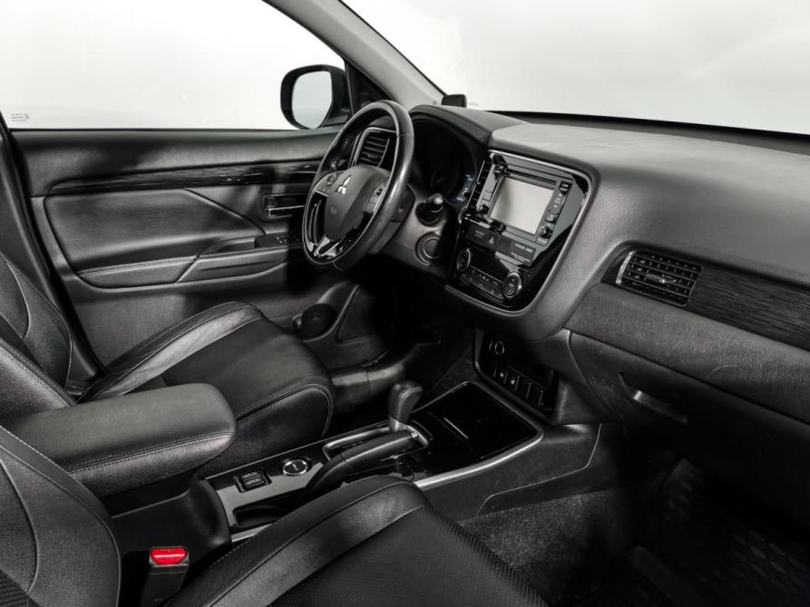 Mitsubishi Outlander III Рестайлинг 2 Санкт-Петербург  - изображение 13