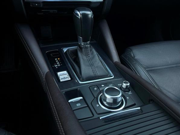 Mazda 6 III (GJ) Рестайлинг с пробегом 2018 года, цена 1 798 400 рублей, 179748 км, седан, Автокод Объявления