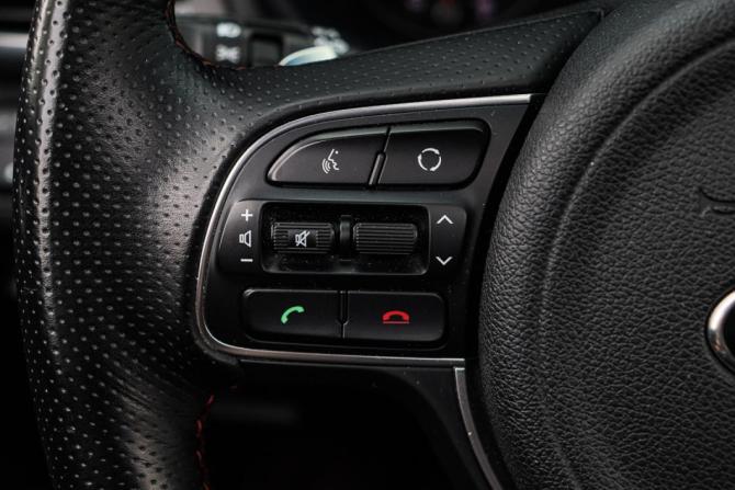 Kia Optima IV Рестайлинг с пробегом 2018 года, цена 2 350 000 рублей, 52080 км, седан, Автокод Объявления
