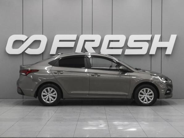 Hyundai Solaris II с пробегом 2018 года, цена 1 419 000 рублей, 143860 км, седан, Автокод Объявления