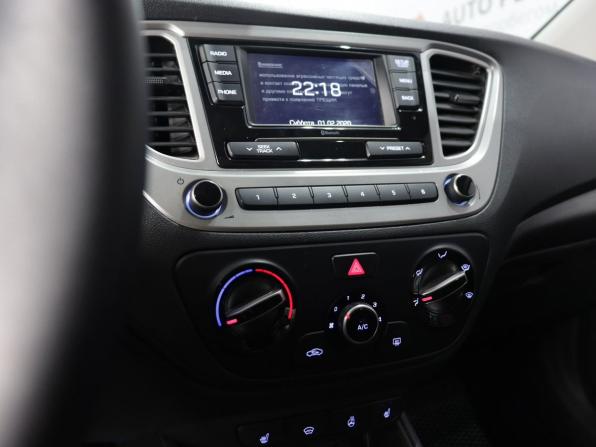 Hyundai Solaris II с пробегом 2019 года, цена 1 350 000 рублей, 106665 км, седан, Автокод Объявления