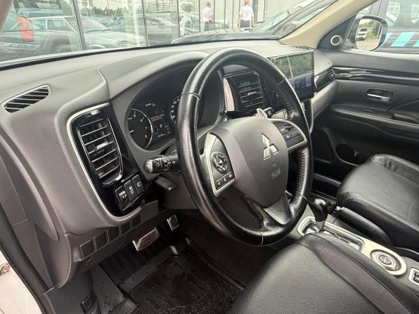 Mitsubishi Outlander III Рестайлинг с пробегом 2014 года, цена 1 425 000 рублей, 236738 км, внедорожник, Автокод Объявления