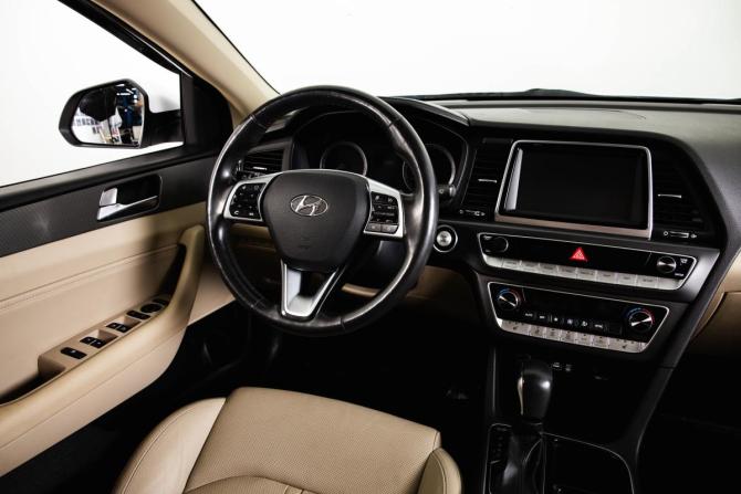 Hyundai Sonata VII (LF) Рестайлинг с пробегом 2019 года, цена 2 320 000 рублей, 67403 км, седан, Автокод Объявления