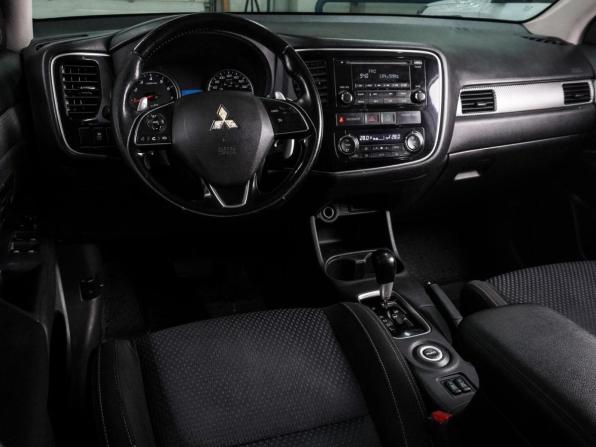 Mitsubishi Outlander III Рестайлинг 2 с пробегом 2016 года, цена 1 999 000 рублей, 187040 км, внедорожник, Автокод Объявления