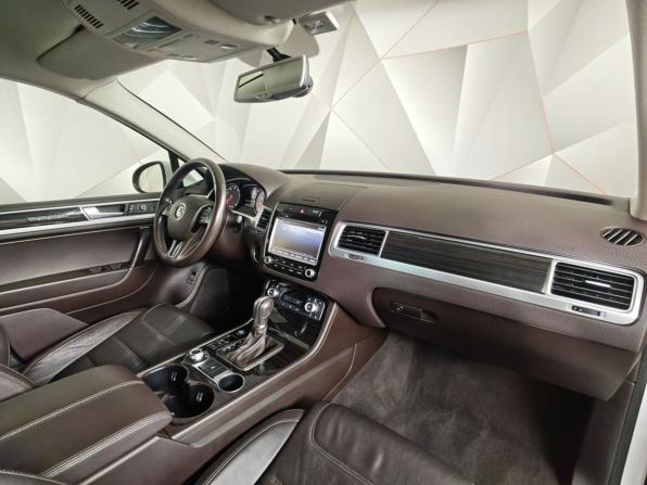 Volkswagen Touareg II Рестайлинг с пробегом 2015 года, цена 2 600 000 рублей, 123032 км, внедорожник, Автокод Объявления