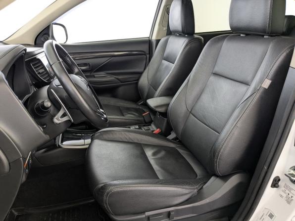Mitsubishi Outlander III Рестайлинг 2 с пробегом 2018 года, цена 2 025 000 рублей, 202950 км, внедорожник, Автокод Объявления