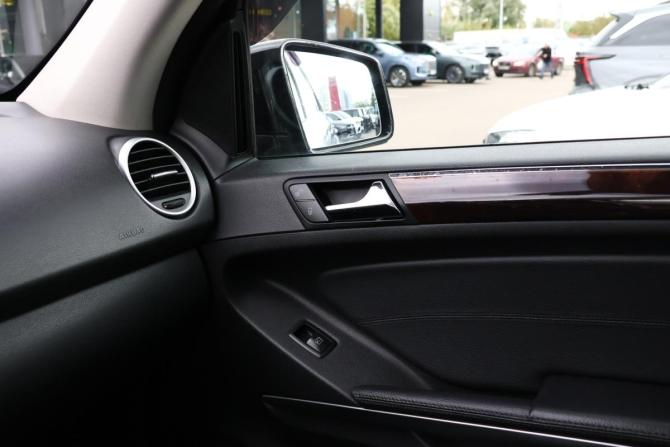 Mercedes-Benz M-Класс II (W164) Рестайлинг с пробегом 2009 года, цена 1 640 000 рублей, 161400 км, внедорожник, Автокод Объявления