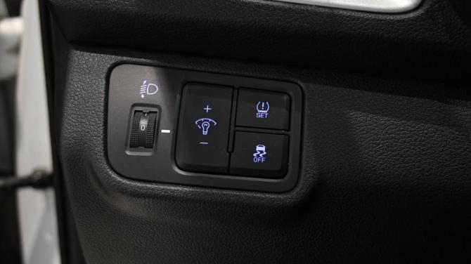 Hyundai Solaris II с пробегом 2017 года, цена 965 000 рублей, 133636 км, седан, Автокод Объявления