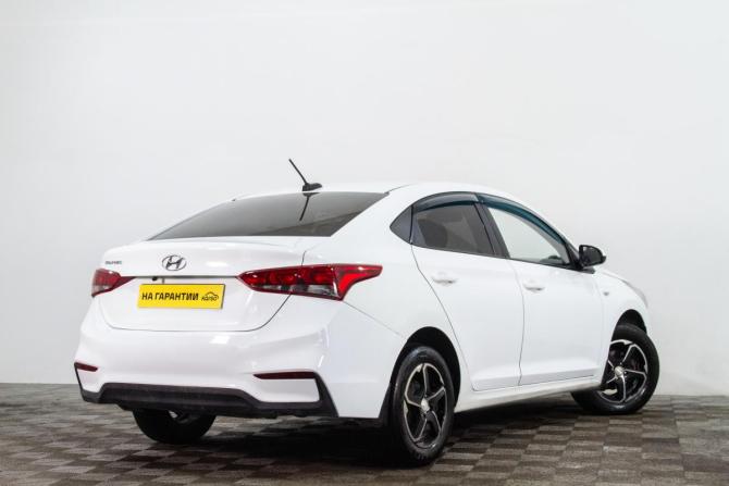 Hyundai Solaris II с пробегом 2017 года, цена 599 000 рублей, 360000 км, седан, Автокод Объявления