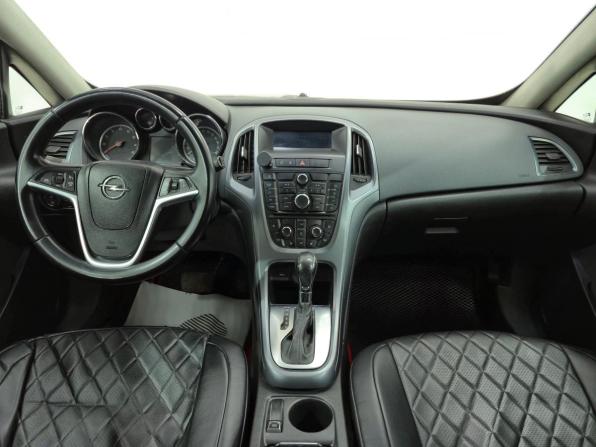 Opel Astra J Рестайлинг с пробегом 2013 года, цена 650 000 рублей, 173933 км, хэтчбек, Автокод Объявления