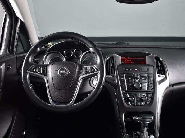 Opel Astra J с пробегом 2010 года, цена 719 995 рублей, 177978 км, хэтчбек, Автокод Объявления