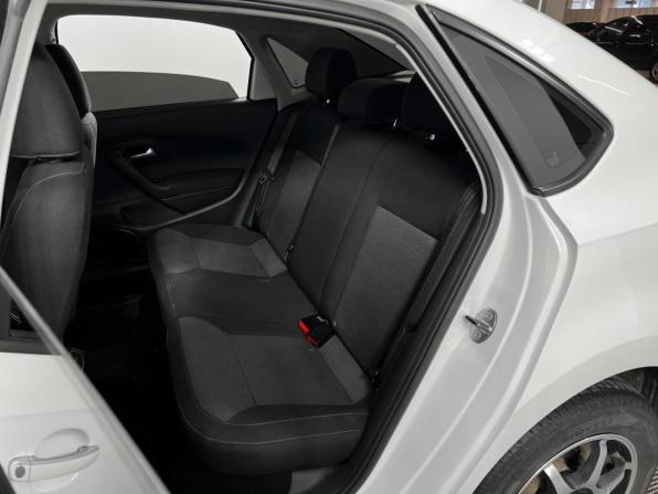 Volkswagen Polo V Рестайлинг с пробегом 2017 года, цена 998 900 рублей, 203439 км, седан, Автокод Объявления