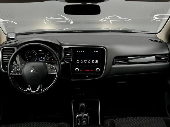 Mitsubishi Outlander III Рестайлинг 3 с пробегом 2021 года, цена 2 198 800 рублей, 122869 км, внедорожник, Автокод Объявления