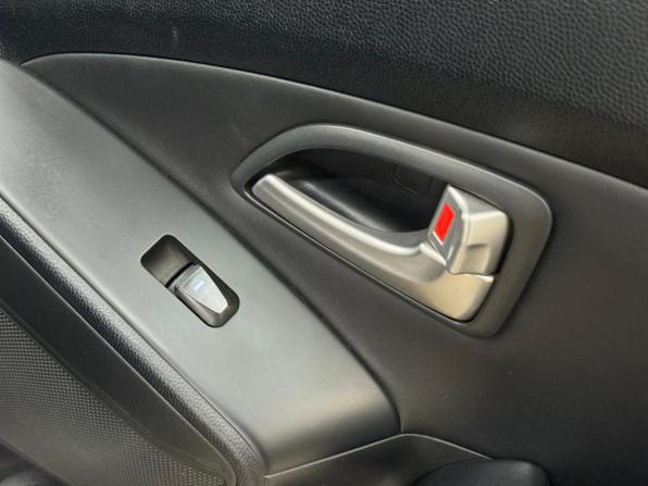 Hyundai ix35 I с пробегом 2013 года, цена 1 100 000 рублей, 244670 км, внедорожник, Автокод Объявления