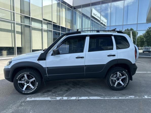 Chevrolet Niva I Рестайлинг с пробегом 2020 года, цена 787 000 рублей, 105901 км, внедорожник, Автокод Объявления