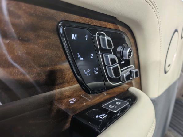 Land Rover Range Rover IV Рестайлинг с пробегом 2018 года, цена 6 700 000 рублей, 220000 км, внедорожник, Автокод Объявления