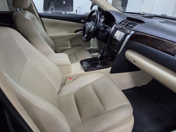 Toyota Camry VII (XV50) Рестайлинг с пробегом 2015 года, цена 2 199 000 рублей, 122364 км, седан, Автокод Объявления