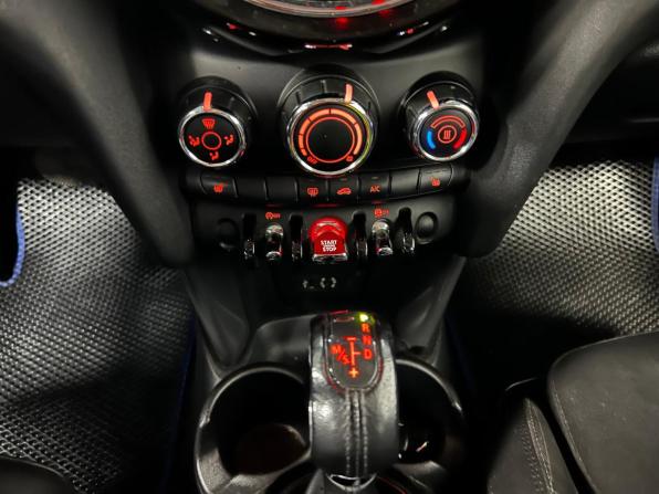 Mini Hatch III (F55/F56) с пробегом 2018 года, цена 1 120 000 рублей, 176000 км, хэтчбек, Автокод Объявления