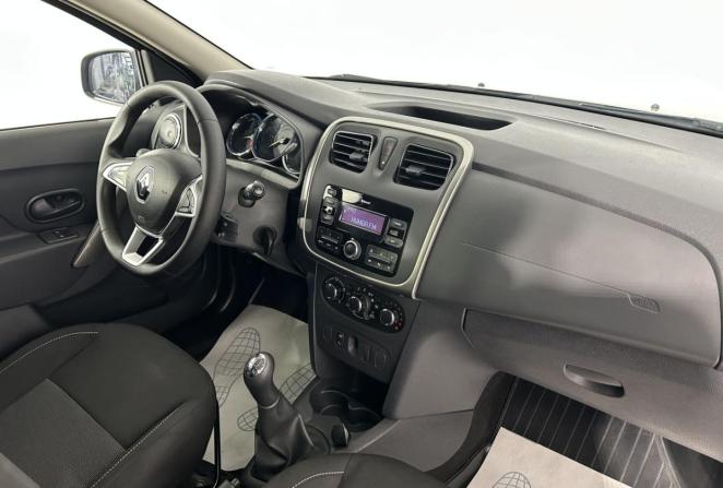 Renault Sandero II Рестайлинг с пробегом 2019 года, цена 1 325 000 рублей, 44926 км, хэтчбек, Автокод Объявления