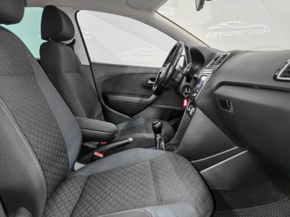 Volkswagen Polo V Рестайлинг с пробегом 2019 года, цена 690 000 рублей, 233659 км, седан, Автокод Объявления