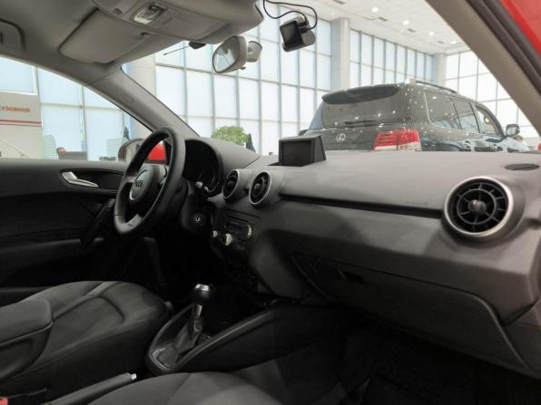 Audi A1 I (8X) с пробегом 2012 года, цена 1 270 000 рублей, 106731 км, хэтчбек, Автокод Объявления