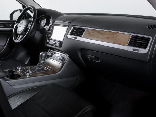 Volkswagen Touareg II Рестайлинг с пробегом 2017 года, цена 2 950 000 рублей, 99825 км, внедорожник, Автокод Объявления